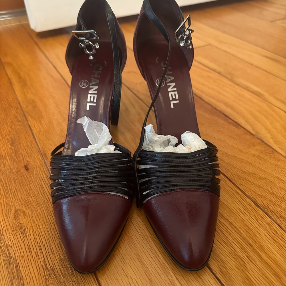 Authentic Chanel Bordeaux Pumps Size 8.5B